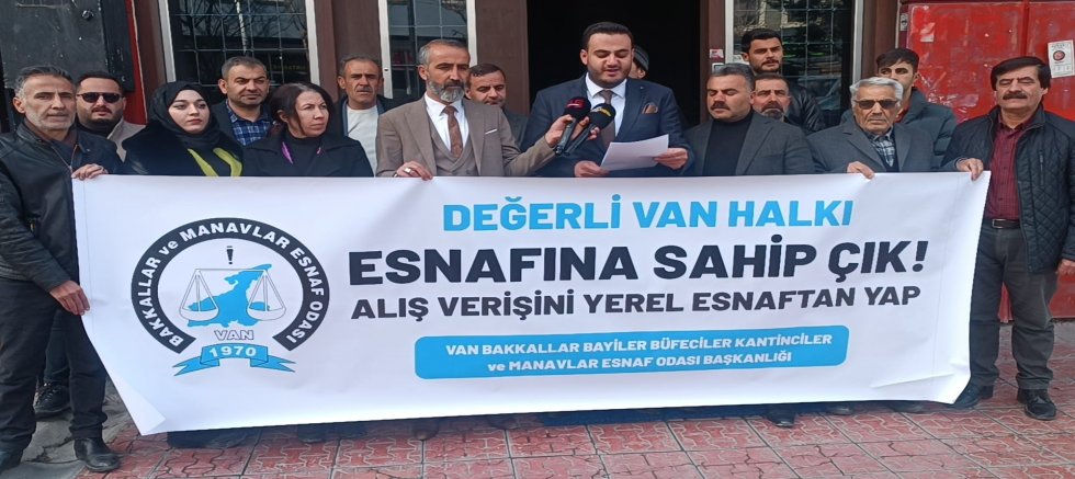 Başkan Adıyaman’dan yerel esnaftan alışveriş yapın çağrısı