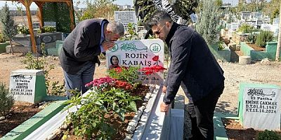 Erzurumlu İş İnsanı Ferit Kaya Rojin Kabaiş’in kabrini ziyaret etti