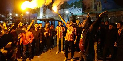 Van'da Galatasaraylı taraftarların derbi coşkusu  