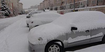  Van’da kar yağışı hayatı olumsuz etkiledi  