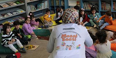 Van Halk Kütüphanesinden çocuklara masal saati